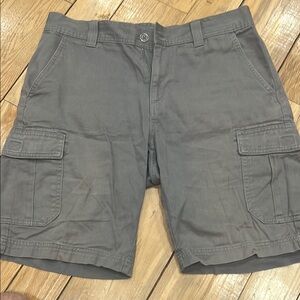 Columbia Gray Cargo Shorts with Belt Loops and Knee-Length Design